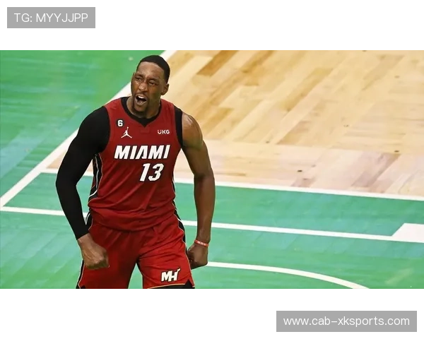 巴特勒偏侧上篮命中，热火在末节实现逆转